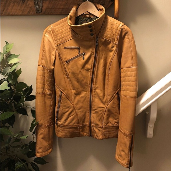 Danier Genuine Leather Jacket - Picture 4 of 4